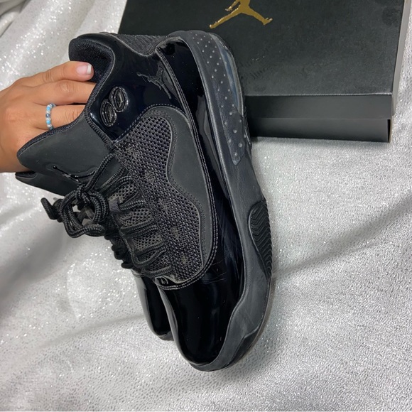 Jordan Max Aura 2 Triple Black 5.5 Youth or 7 women - Picture 5 of 8